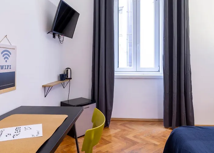 Pregiata Con Bagno Privato - Blu Di Persia * Triëst